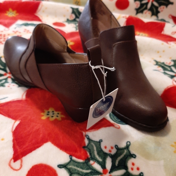 Shoes - Picture 3 of 4